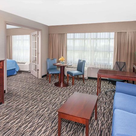 Wyndham Garden Elk Grove Village - O'Hare Exterior photo