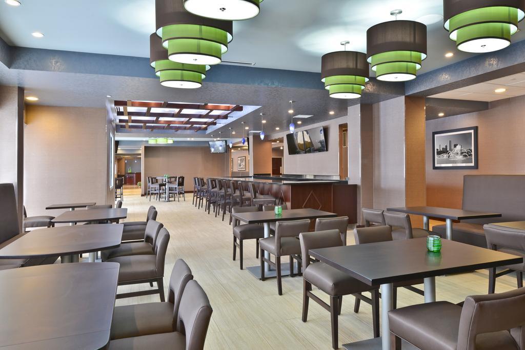 Wyndham Garden Elk Grove Village - O'Hare Exterior photo