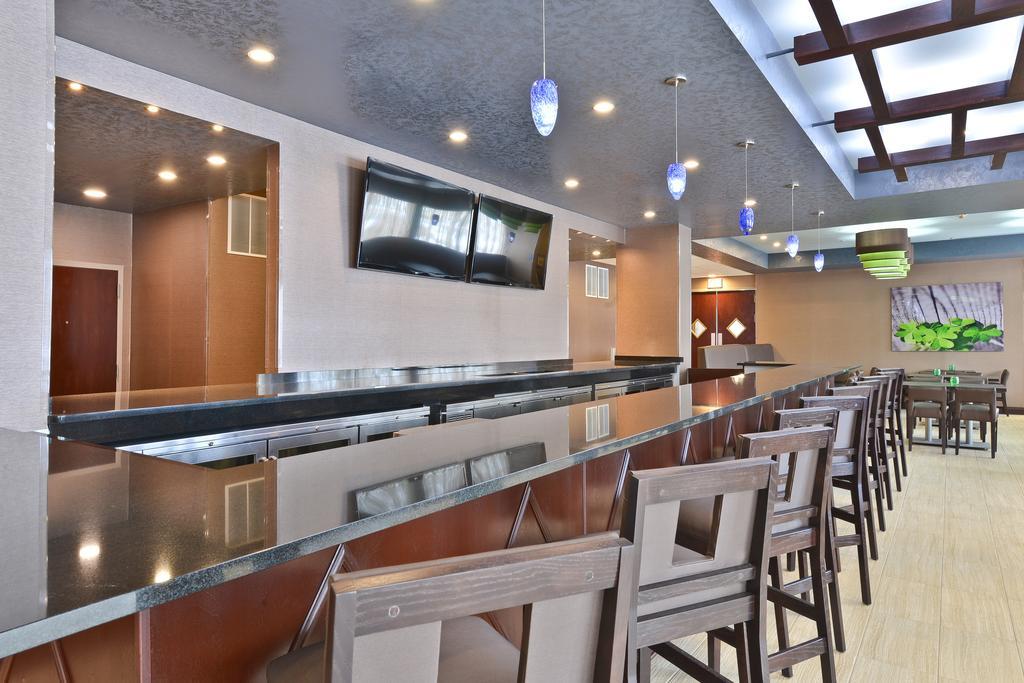 Wyndham Garden Elk Grove Village - O'Hare Exterior photo