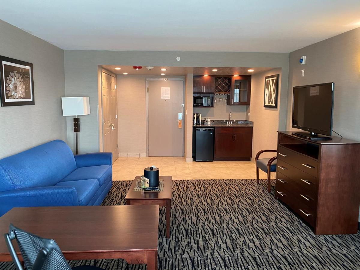Wyndham Garden Elk Grove Village - O'Hare Exterior photo